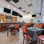 Clarion Hotel & Suites BWI Airport North