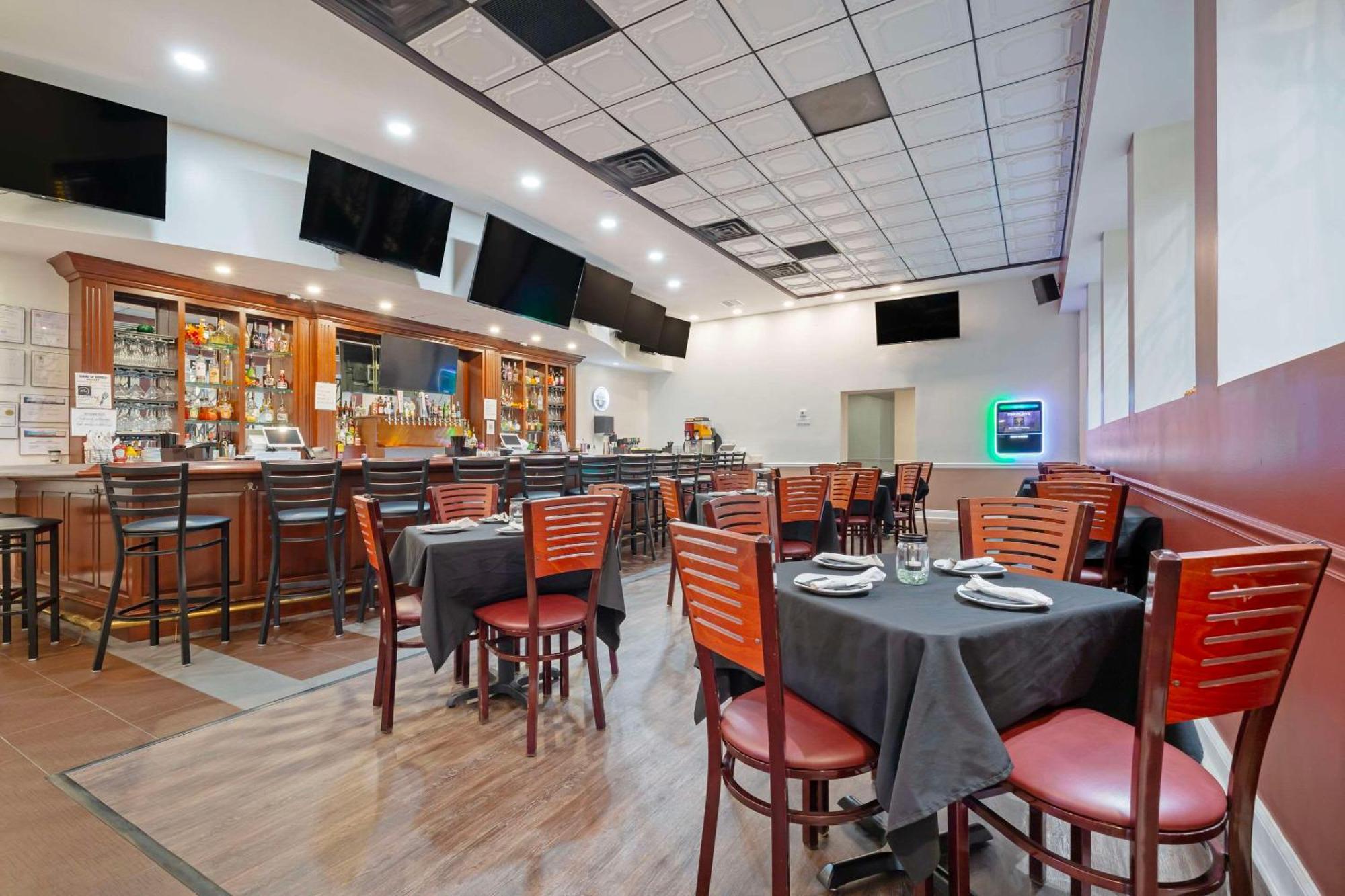 Clarion & Bwi Airport North 3*