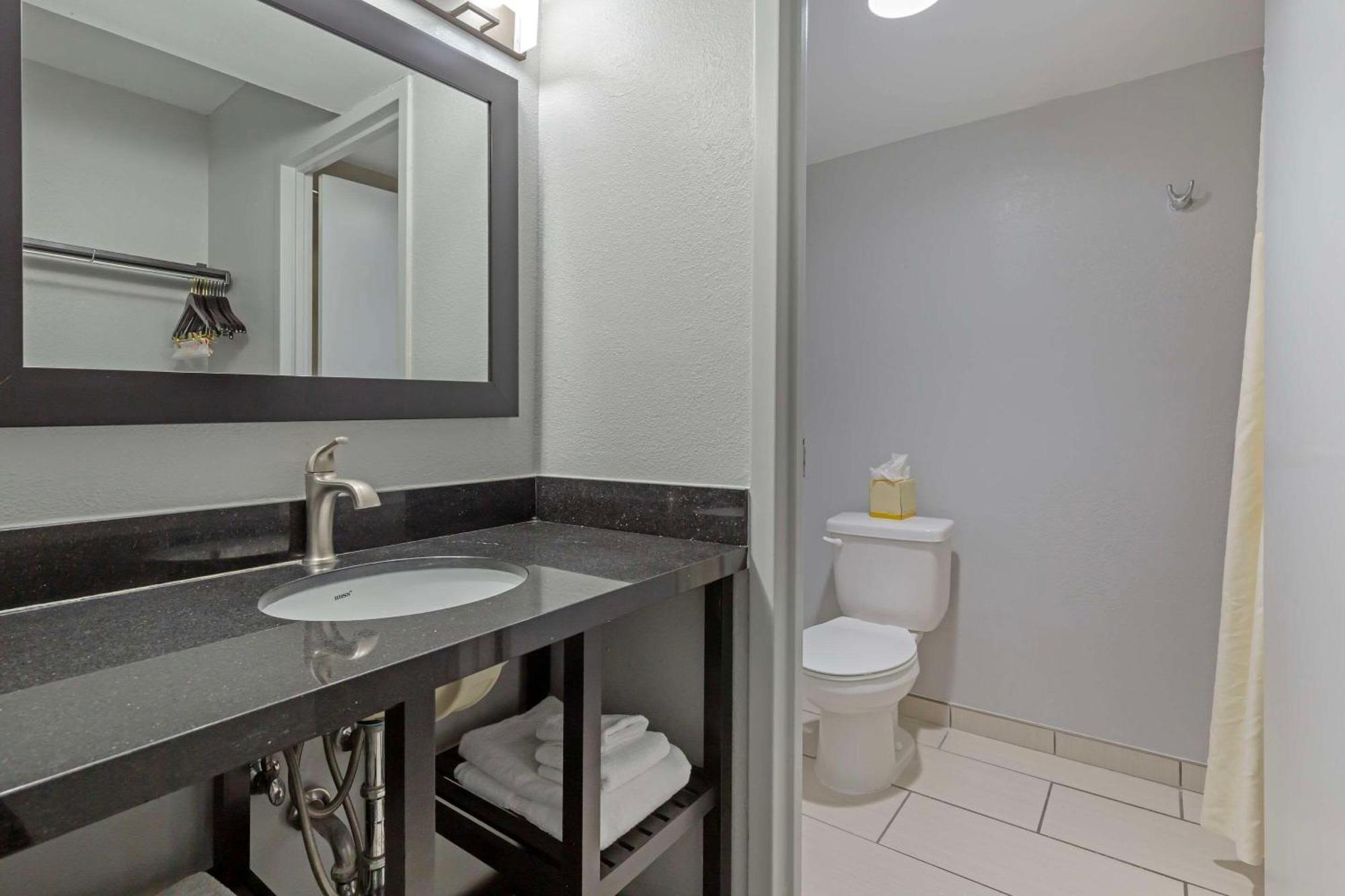 Clarion & Bwi Airport North Hotel Brooklyn Park