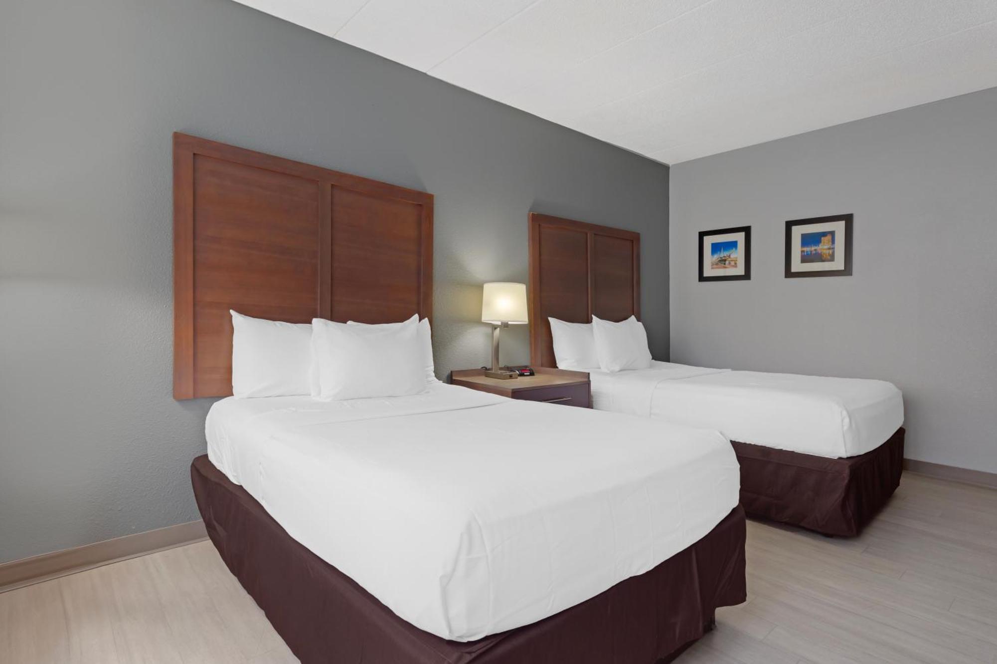 Clarion & Bwi Airport North Hotel Brooklyn Park