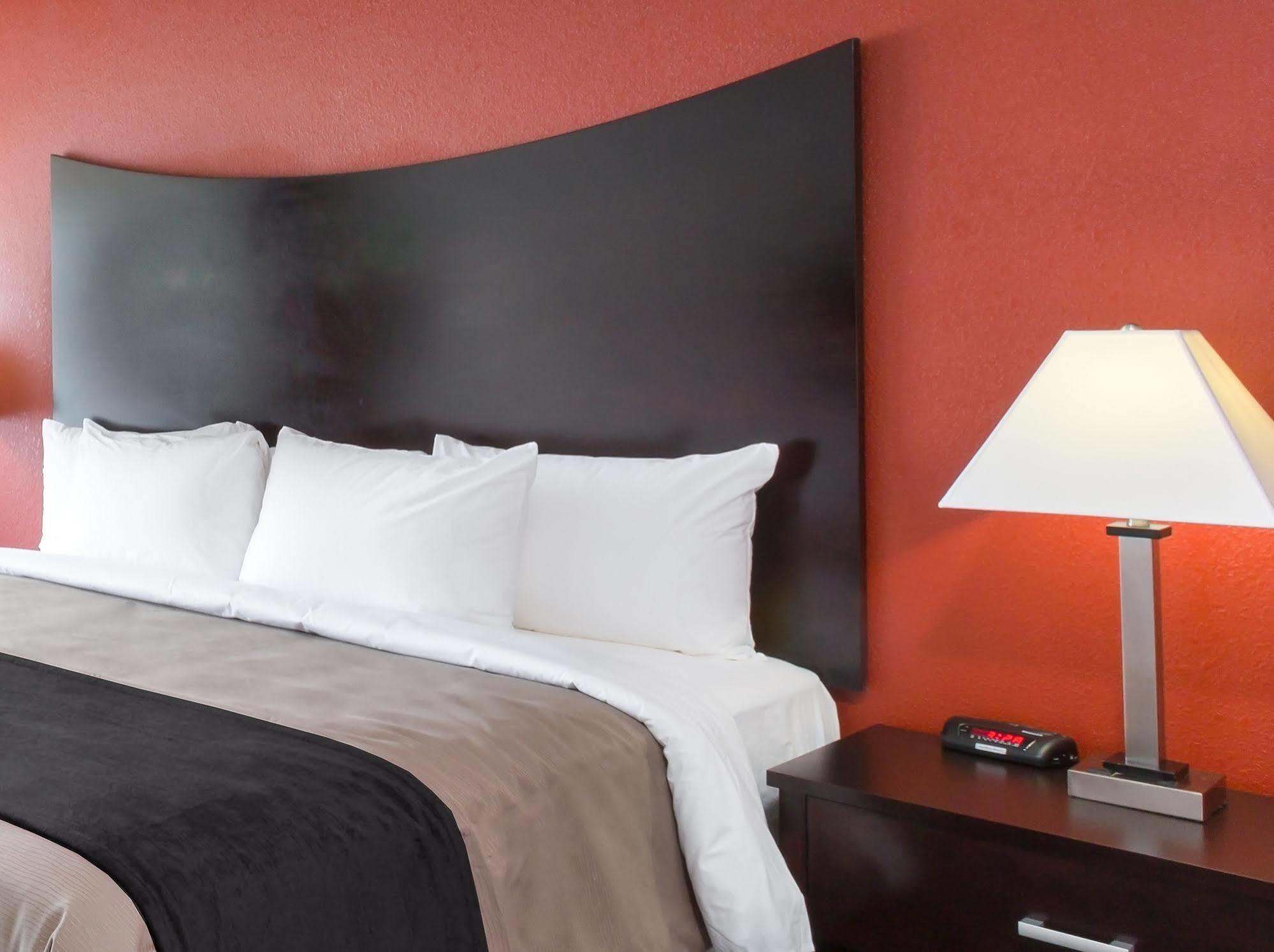 Clarion & Bwi Airport North Hotel Brooklyn Park