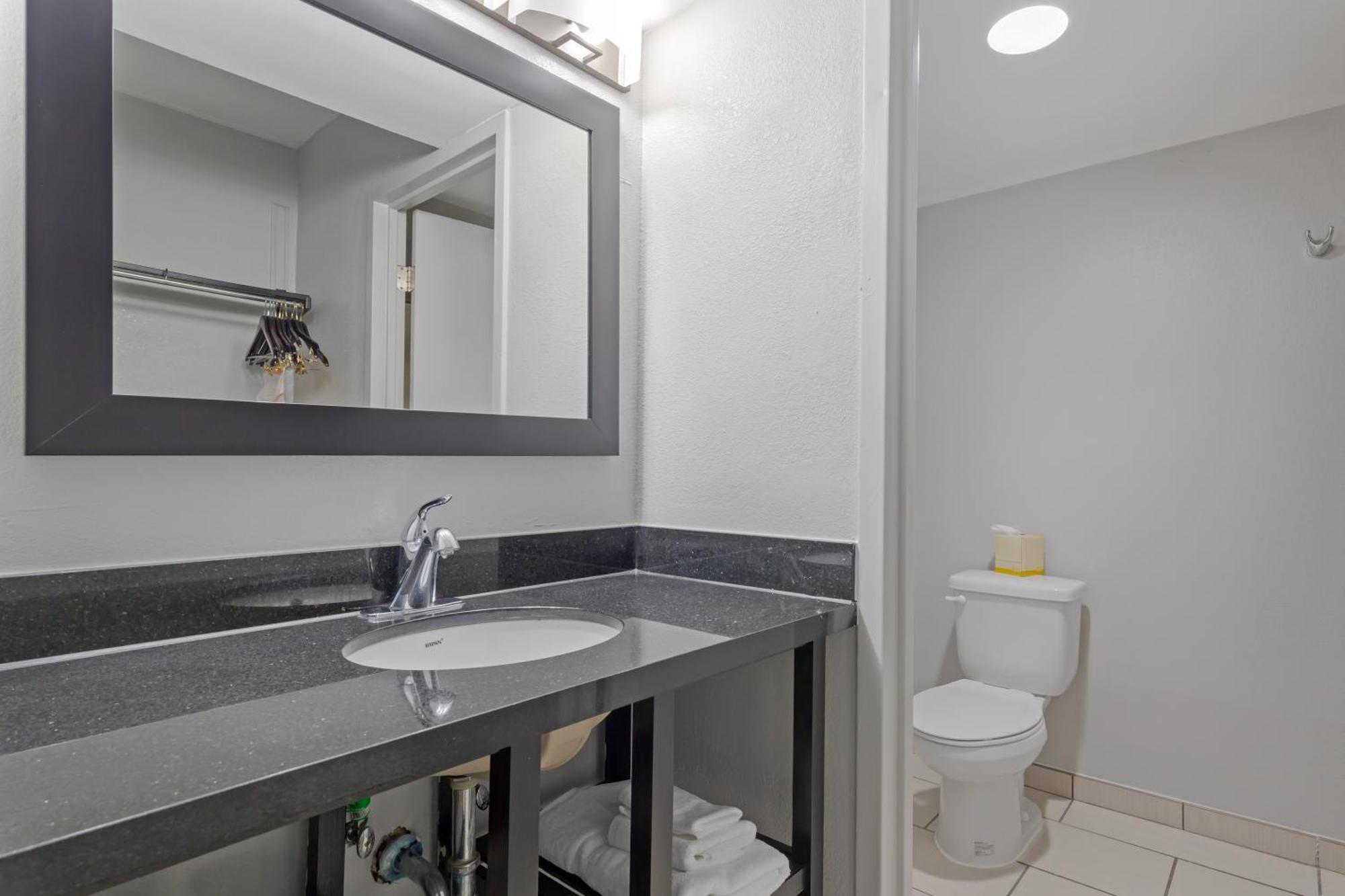 Clarion & Bwi Airport North Hotel